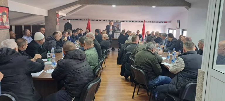 L'OVL de l'UCK choisit l'autorité : Mission pour lutter contre le Tribunal spécial