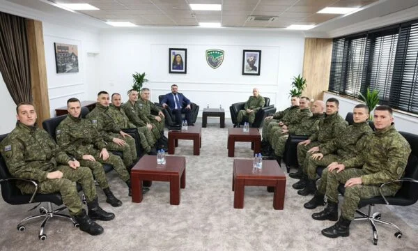 Le Kosovo envoie un nouveau contingent du KSF pour former des soldats ukrainiens au Royaume-Uni
