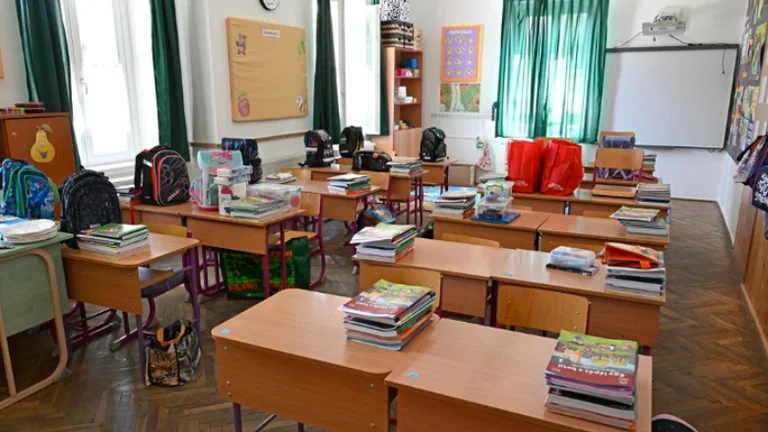 Bomb threat temporarily shut down several schools in Hungary