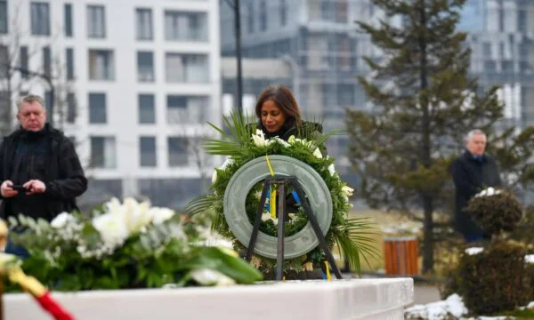 Ambassade américaine : patrimoine de Rugova, la vision continue d'être une inspiration au Kosovo et dans le monde