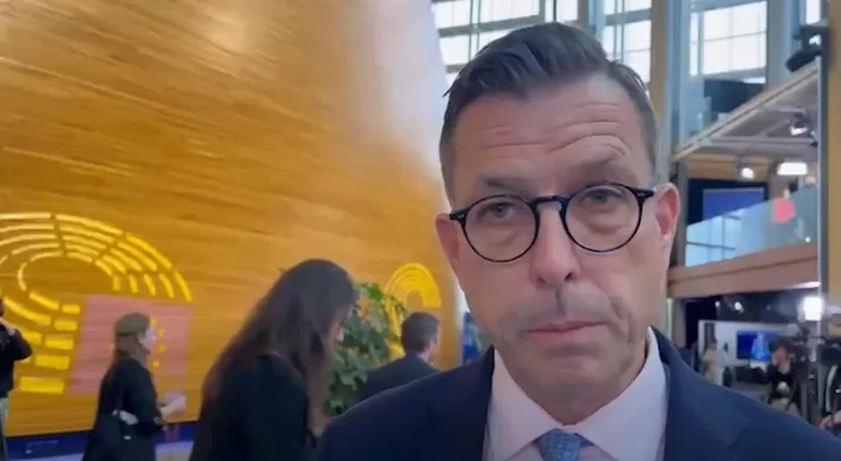 Un politicien allemand: Avec Trump il peut y avoir des progrès au Kosovo- Serbie