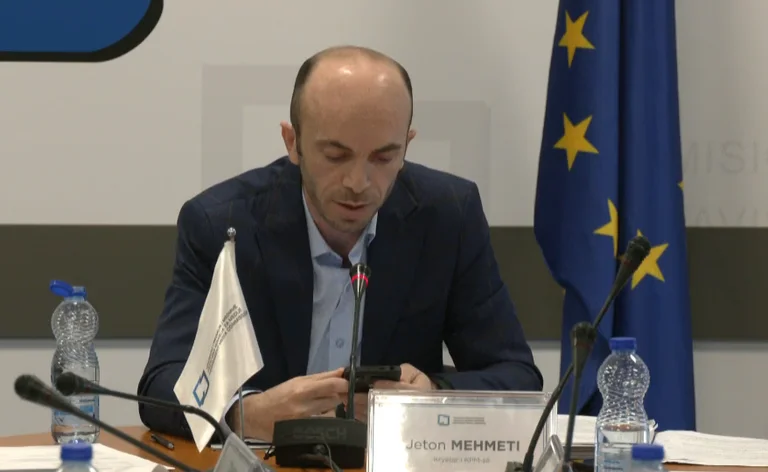 Präsident Mehmet versucht, KMP zu apprehend zu apprehen, argumentiert mit der Regulierung seiner Opposition