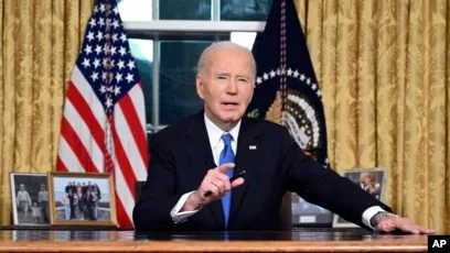 En el discurso de despedida, Biden pide protección de la democracia