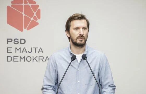 Nushi për Kurtin: Fillimisht e merr 1sh dhe nuk e pranon, pastaj merr prap 1sh dhe gëzohesh