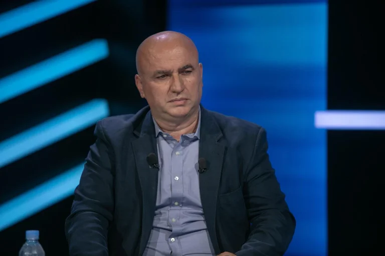 Për ata që thërrasin "Shqipëria është e jona" dhe linçojnë shqiptarët