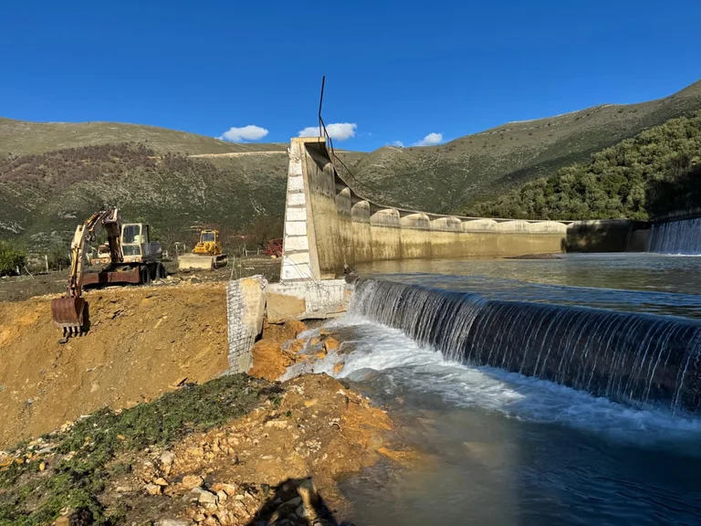 Barrage hydroélectrique à Himara, l'évacuation des résidents commence