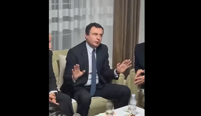 Kurt perd confiance, parle de la façon dont le gouvernement fera d'autres partis