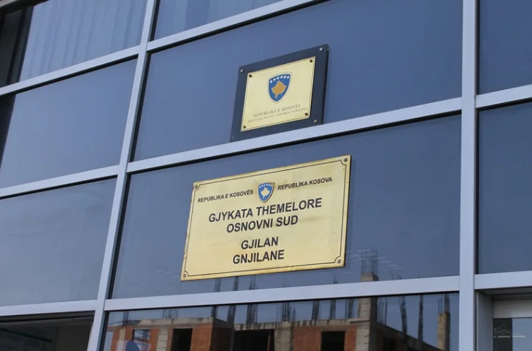 Një muaj paraburgim për vjehrrin që dyshohet se e ngacmoi renë në Gjilan
