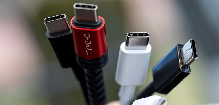 Hyn në fuqi rregullorja e re evropiane për karikuesin e vetëm elektronik