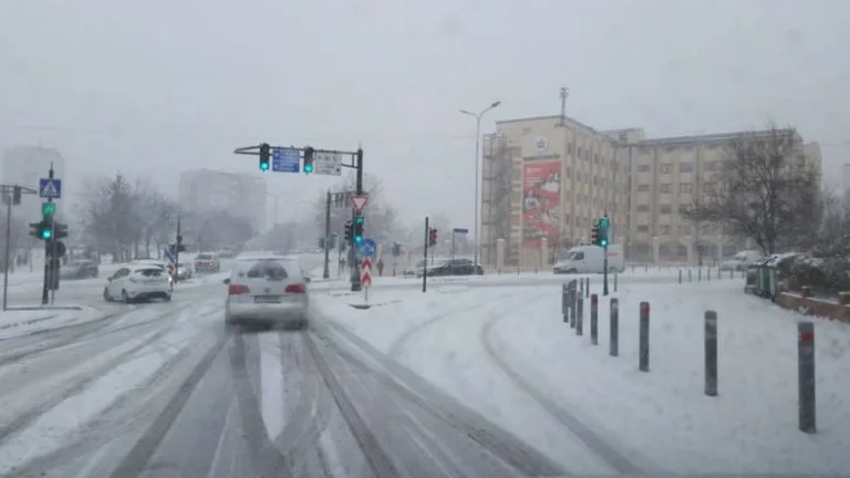 Ndryshon situata meteorologjike, paralajmërohet për reshje të borës