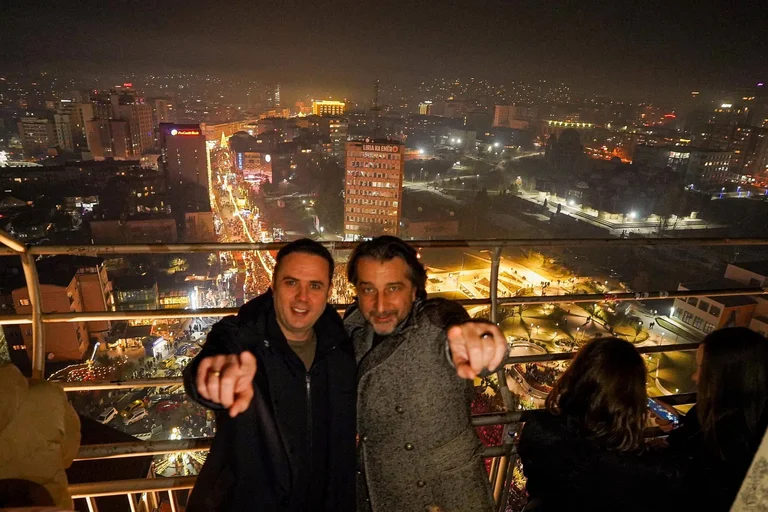 “Maire comme jamais auparavant” - Abdixhiku publie des photos de l'atmosphère à Pristina