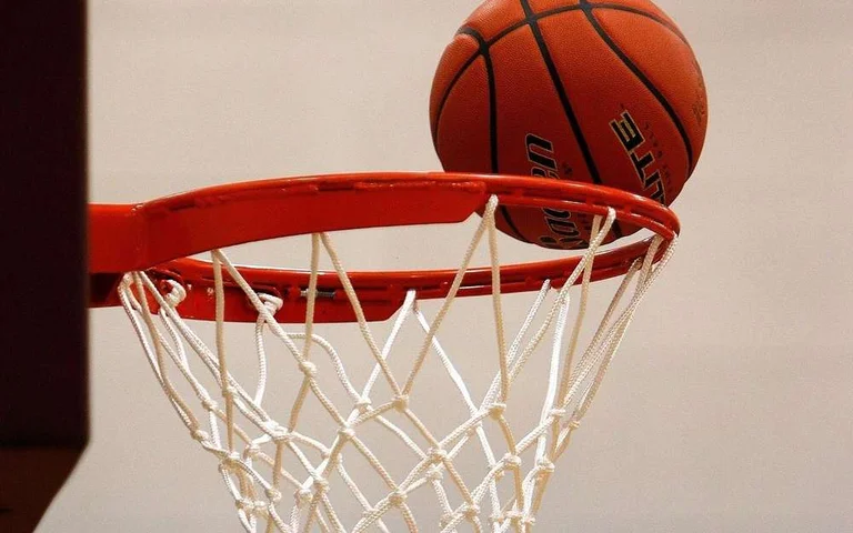This is the last two matches this year in basketball.
