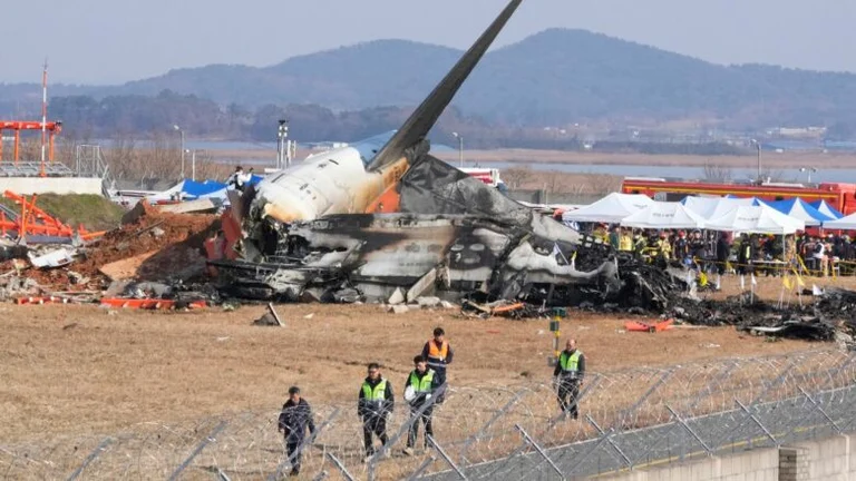 El número de muertos del accidente en Corea del Sur va a 151