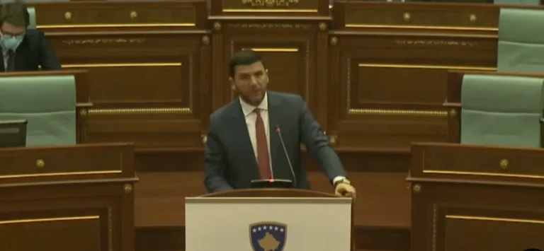 Memli Krasniqi había advertido al gobierno de Kurti que dejará a los ciudadanos en la oscuridad