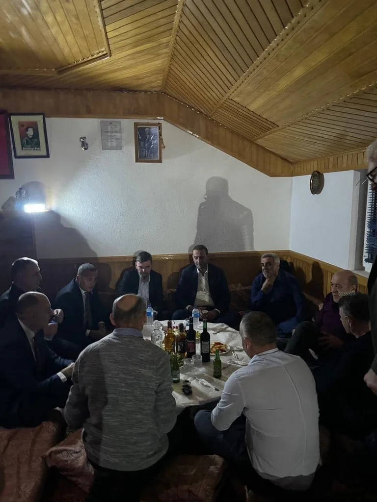 Kosovo en la oscuridad, Daut Haradinaj, Kurti: Primer Ministro