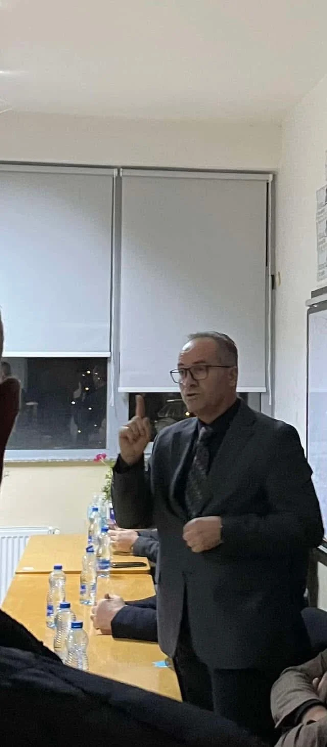 Krasniqi: Fatmir Limaj fait sortir le Kosovo du noir