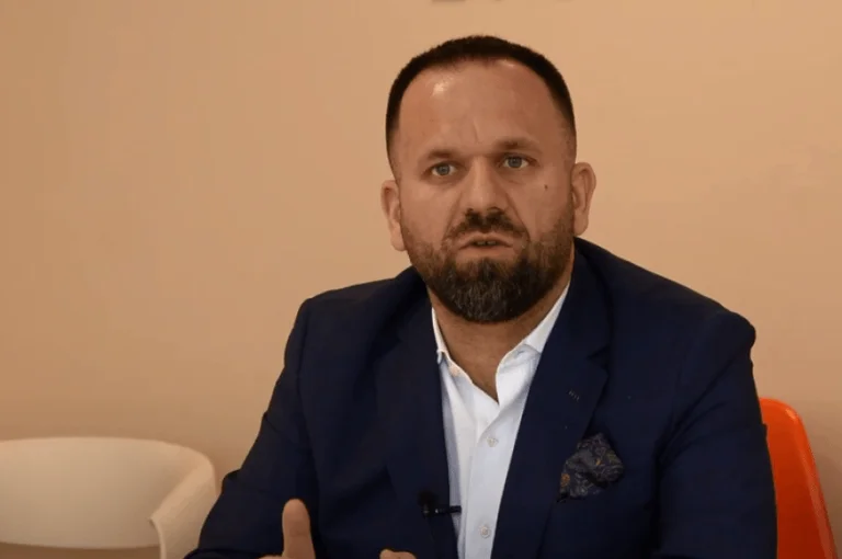 Rukiqi jefe principal de KOST: 1.000 aeronaves han permitido a Kosovo experimentar un rápido desarrollo económico