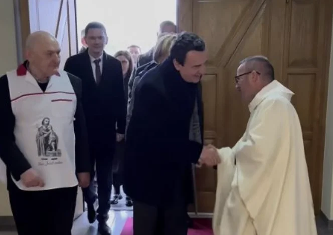 Kurti besucht Petershan Weihnachtsmesse