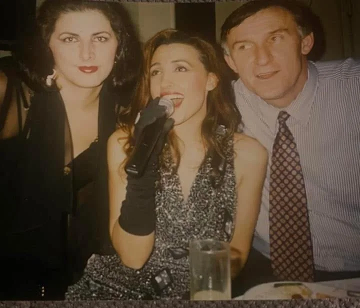 L'ancien basketteur du Kosovo publie des photos rares de Parashivi Simak: En 1997, au restaurant “