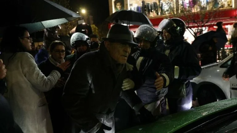 21 deputati e rappresentanti dell'opposizione perseguitati dopo i blocchi stradali, sette civili arrestati