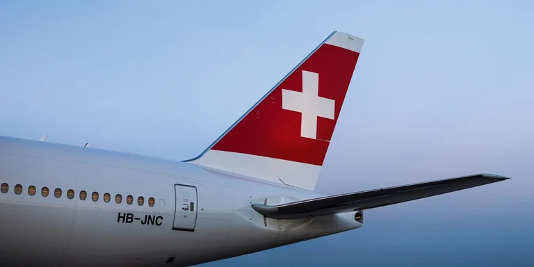 Stem engine problem, Swiss plane makes emergency landing in Austria