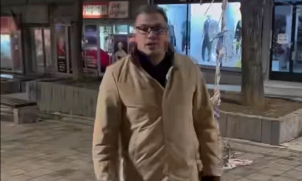 Arsenijevic removes decorations from the square of North Mitrovica, speaks of provocations and aptitude.