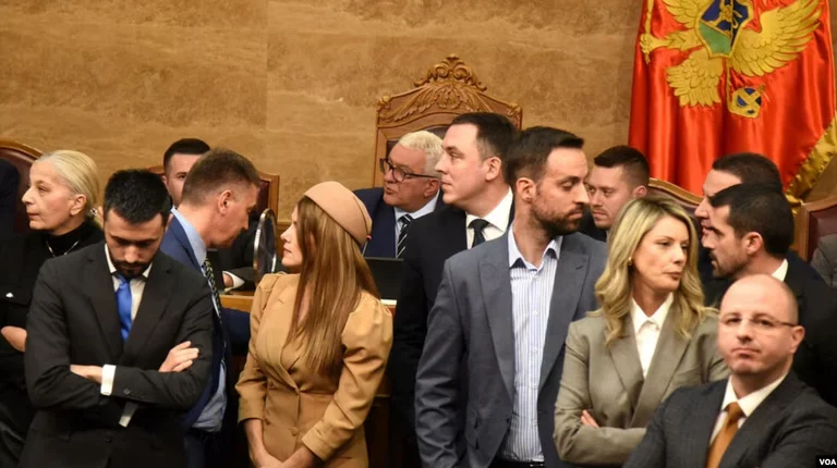 Montenegro: Politische Krise durch das Verfassungsgericht vertieft