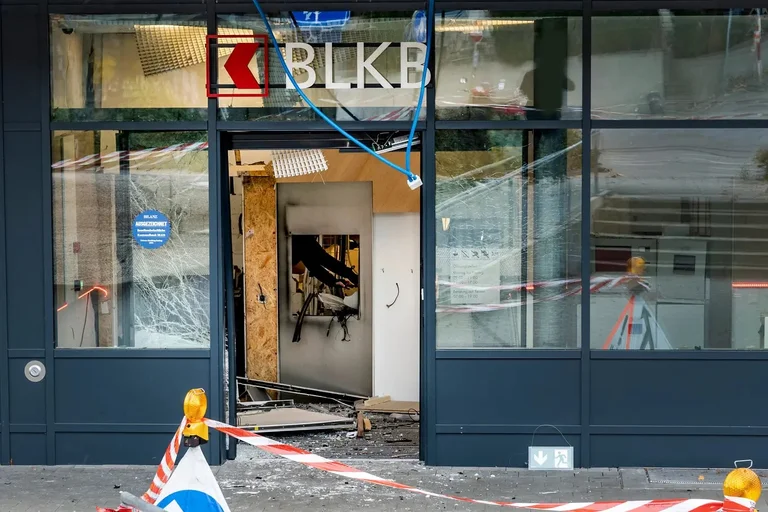 Cyril: Zwei Kosovar, die zum Gefängnis und zur Deportation verurteilt wurden, danke dem Richter und gratulierte Weihnachten