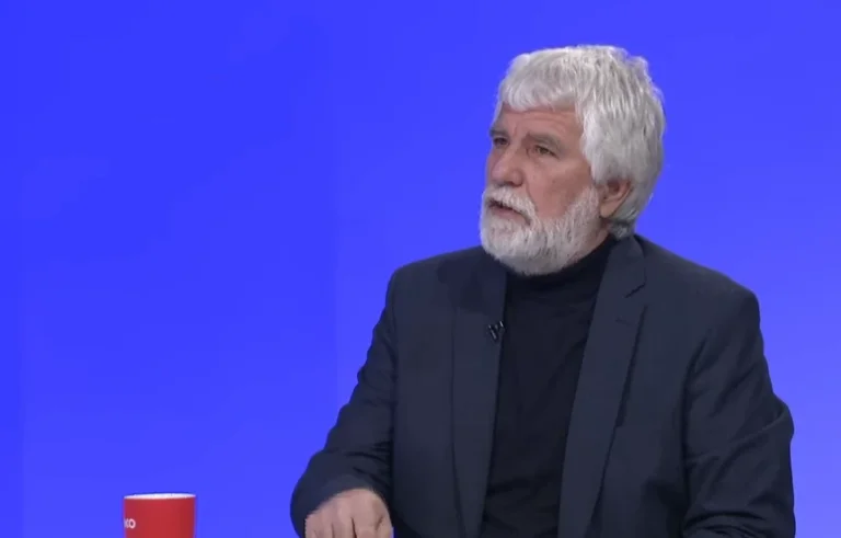 Ymer: Since he came to power, Kurt is waging a fierce struggle to destroy unions.