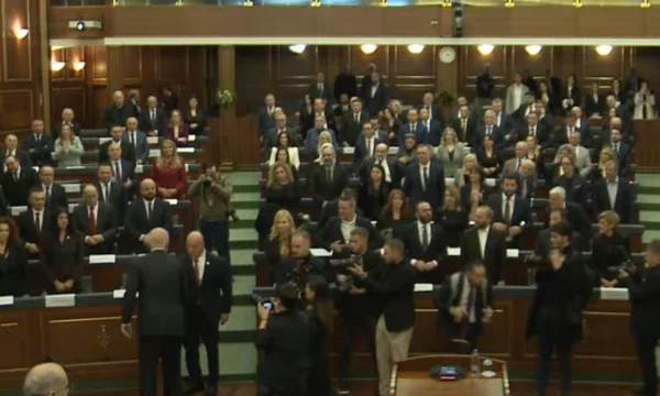 Kosovo-Albania coalitions, Rama goes and welcome Haradinaj before the start of the session