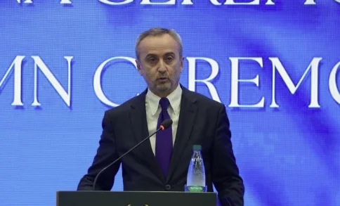 Rexhepi toma el cargo de Presidente Constitucional: Ningún poder es la Constitución suprema