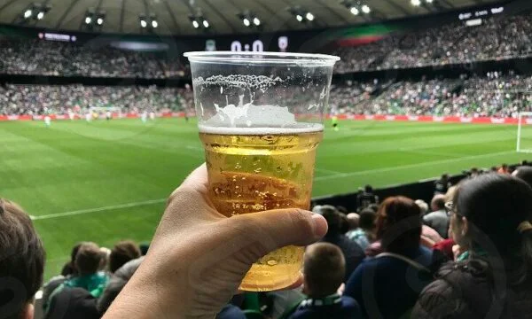 Arabie Saoudite pour interdire l'alcool pendant le monde, FIFA réagit