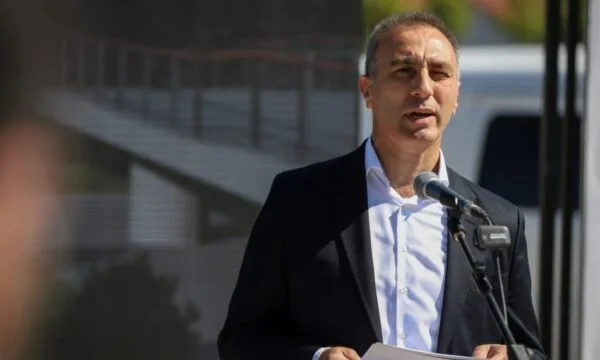 La demanda internacional Grubi, DUI: Propusimos la ley contra la no introducción de los títulos de la elección.