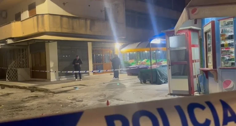 Two-injury strikes in Vlora, bullets accidentally catch fruit vendor