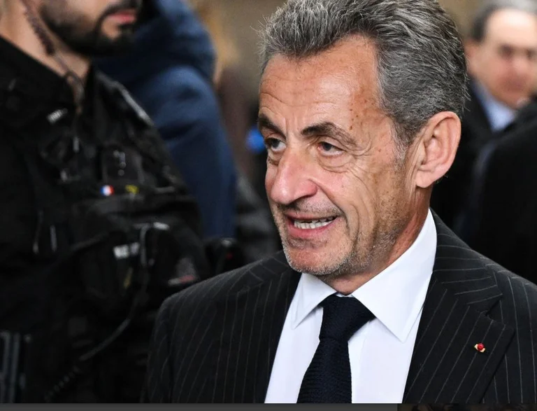 Le tribunal français prononce la sentence de Sarcozy pour corruption