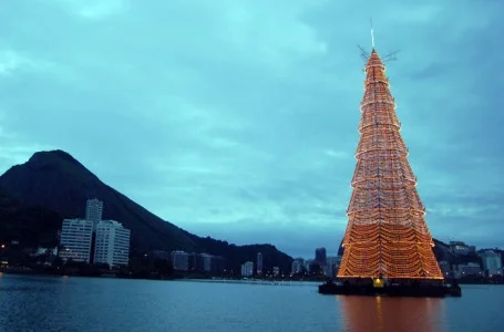 C'est le sapin festif le plus cher au monde, d'une valeur de 5,3 millions d'euros.