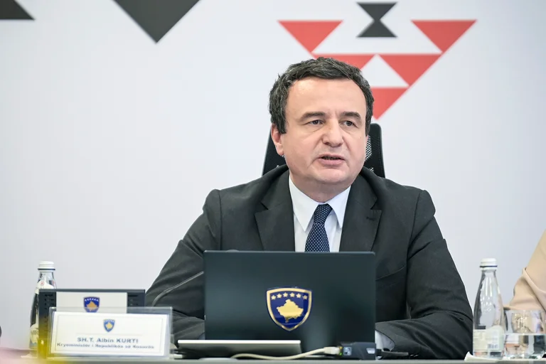 Kurti për patentë shoferët: Komuniteti serb bëri hap drejt integrimit, duke iu përgjigjur thirrjes për konvertim