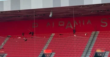 Hides den Namen Ayr Albaniaı aus dem Stadion in Tirana, wird durch einen anderen Namen geändert