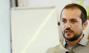 Ex ampollas VV, Egzon Azem, se describen actos criminales para la protesta de 2015.