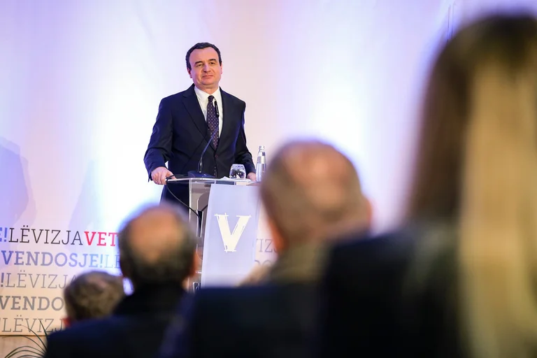 V ist mit großen Wünschen für Ende und Arbeit nirgendwo: Bittet die Menschen um 500 Stimmen für bevorstehende Wahlen