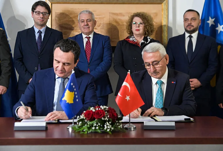El fabricante turco formula una declaración después de firmar un acuerdo con Kosovo sobre la planta de municiones