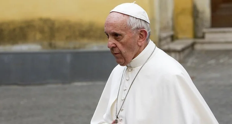 Le pape Francescu révèle deux tentatives d'assassinat lors de sa visite en Irak