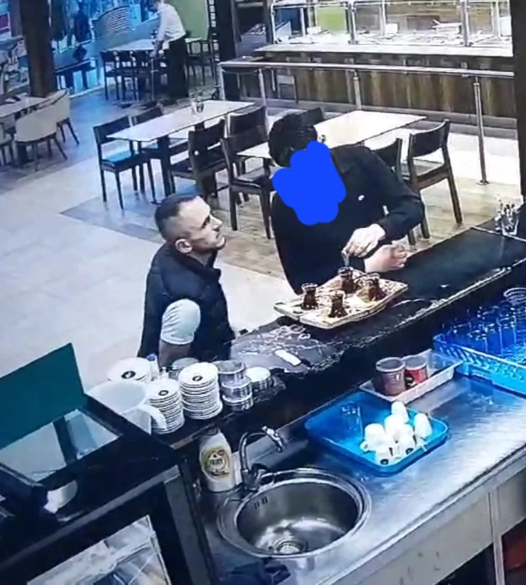 Polizei sucht nach diesem Kerl, um das Geld zu gefälscht.