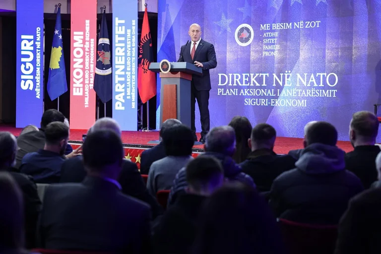 Hoy en Drenas, Haradinaj presentó un programa para ganar Kosovo
