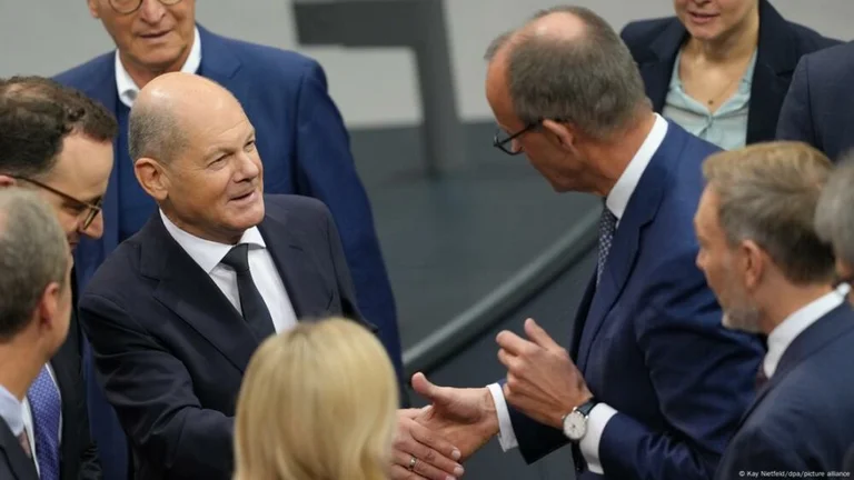 Chancellor Scholz's delay in Bundestag
