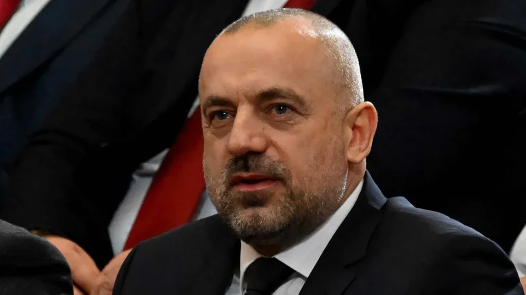Serbia s'e surrenders, chief terrorist Radojic organised trips for Kosovo Serb students