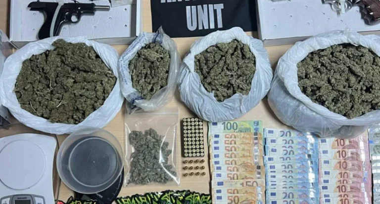 Antidroga Action in Pristina, 1.5kg of narcotics and weapons seized