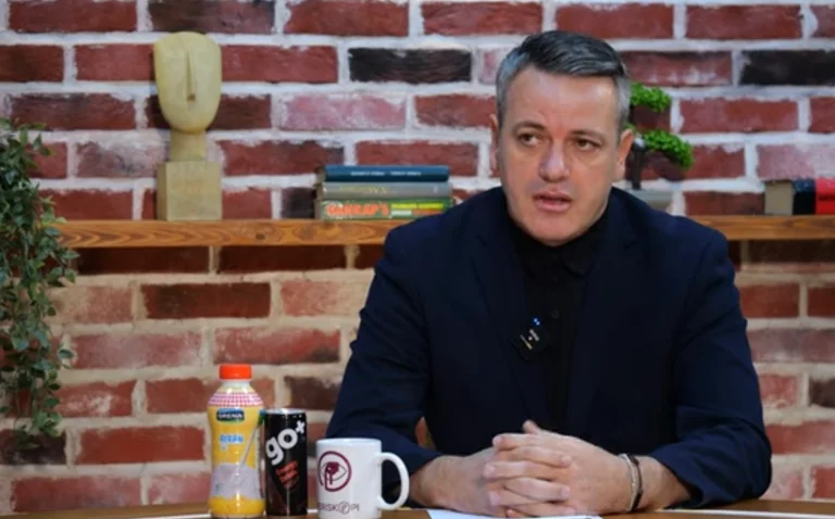 Ley de Mesa, Gashi: Pregúntele a Albulen Hadziu si quería tener este instrumento en las manos de Hashim Thaci