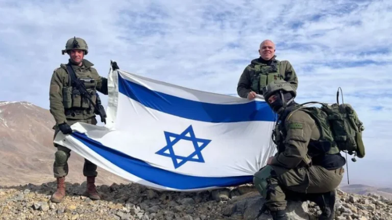 ¿Por qué Israel conquistó la montaña más alta de Siria sólo horas después de la caída de Assad?