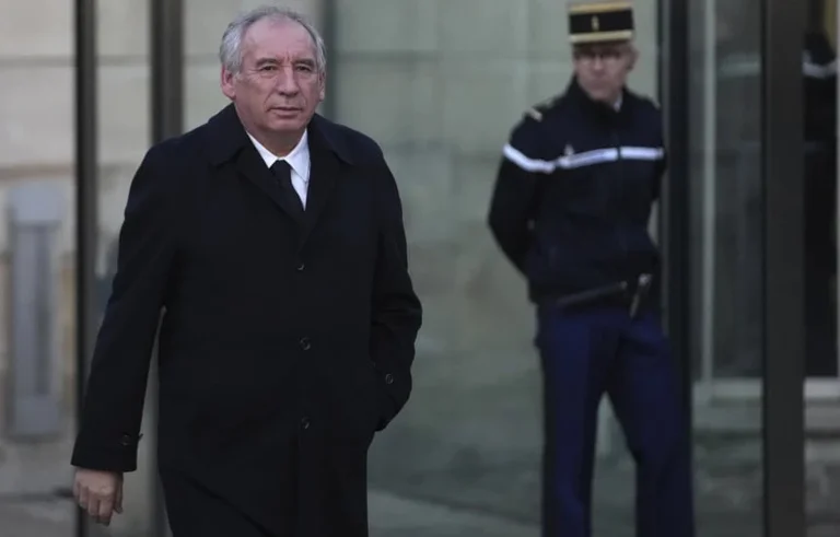 Il nuovo primo ministro della Francia Bayrow? Cosa ha dichiarato nel 1999 per l'intervento della NATO in Kosovo?